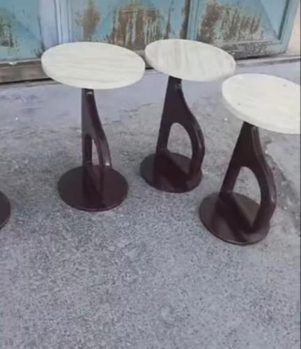 طاوله خدمه كنب مرتفع سطحيه بديل الرخام مع قواعد خش...