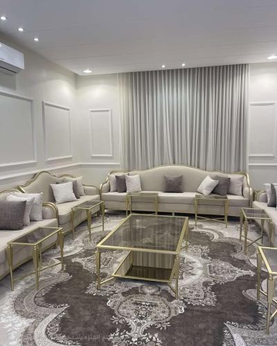 طقم طاولات حديد ذهبي حبه كبير و6خدمة