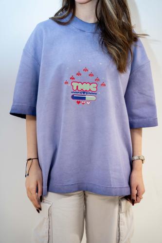 تيشيرت بنفسجي بطبعة TMIC