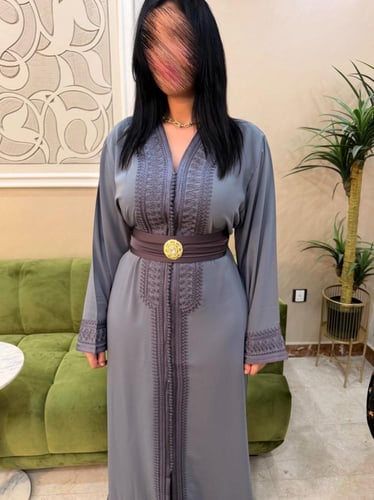 قفطان رمادي