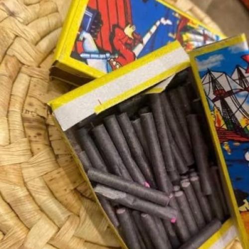 كبريت اصلي داخل العلبة 50 حبة