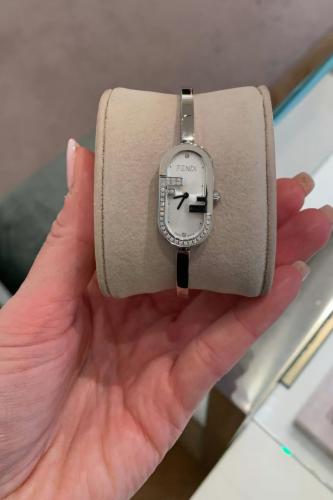 ساعة فندي FENDI