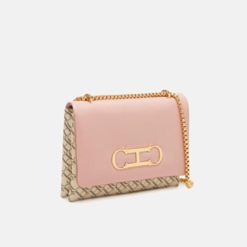 كارولينا هيريرا