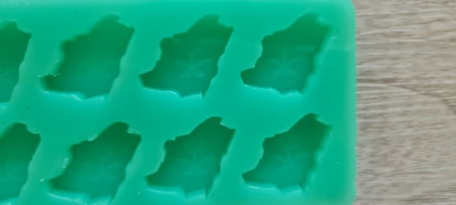 قالب خريطة السعودية محفور سيفين ونخلة