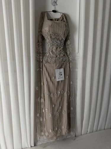 فستان منيره