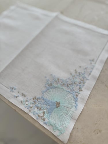 Arch flower placemat and napkin