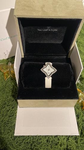 Van Cleef white leather, white eye