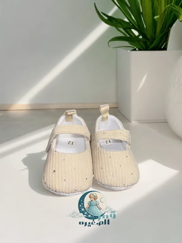 حذاء أطفال لطيف بألوان متعددة