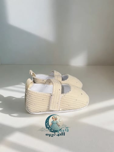 حذاء أطفال لطيف بألوان متعددة