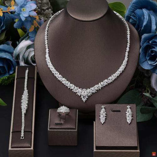 طقم مجوهرات زفاف كريستالية كلاسيكية من الزركونيوم...