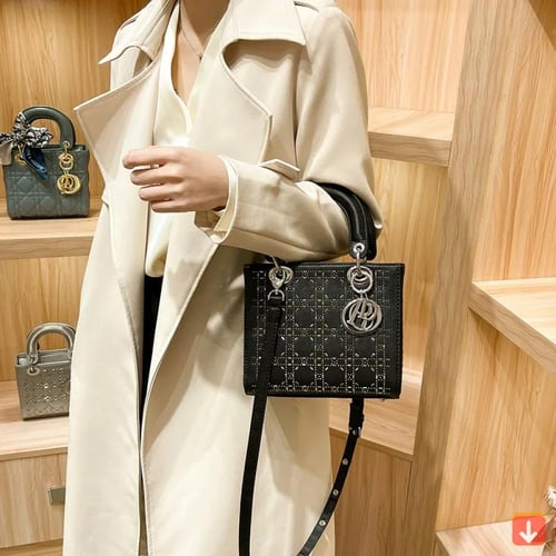 حقيبة يد نسائية