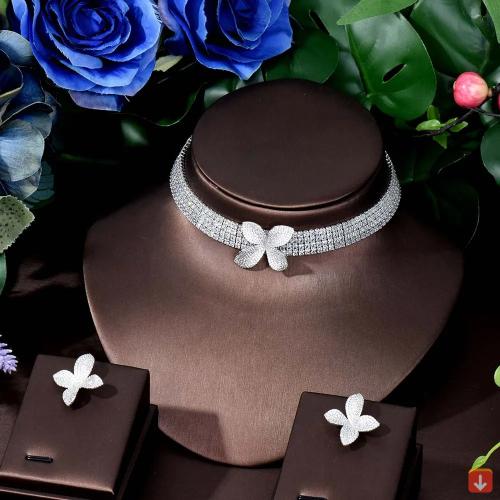 قلادة زركون