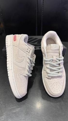 Nike SB Dunk Low x Supreme Beige