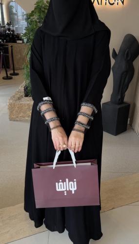 Abaya of high status