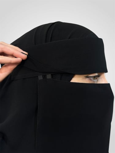 نقاب كرز بغطاء للعين و مطاطين لوقو معدن NIQAB