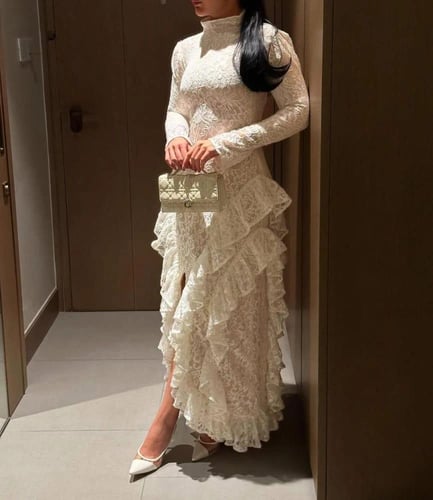 فستان دانتيل تصميم راقي