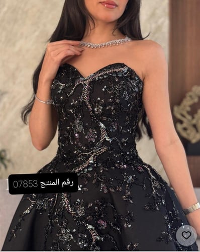 فستان سهرة أسود ملكي بشك براق