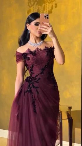 فستان دانتيل