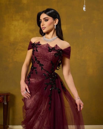 فستان دانتيل