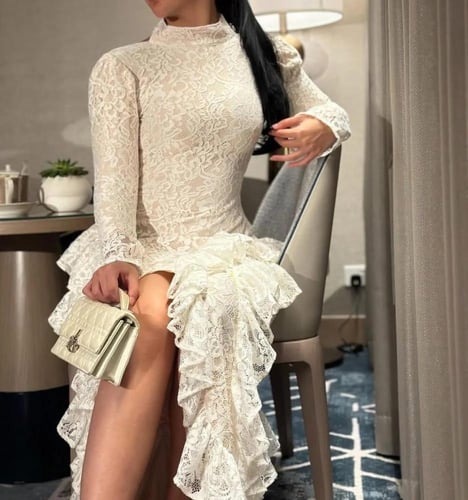 فستان دانتيل تصميم راقي