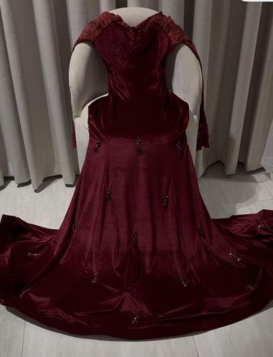 Velvet stretch maroon, crystal bracelet, wine-colored details, may take 10 to 15