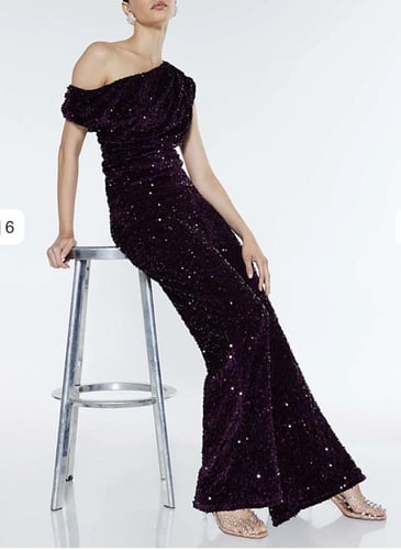 طقم بلوزة صوف اوف وايت وبنطلون مخمل ترتر