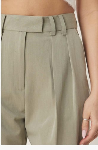 بنطلون بلون Khaki