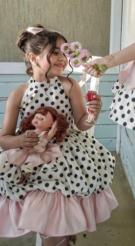 فستان منقط جميل