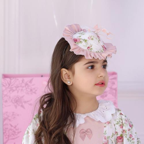 قبعه شعر باللون الوردي