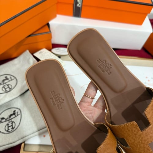 Oran sandal