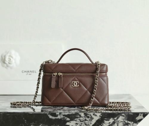 VANITY WITH CHAIN