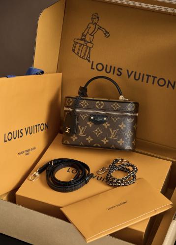 Vanity Chain Pouch
