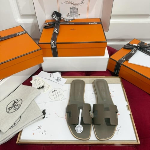 Oran sandal