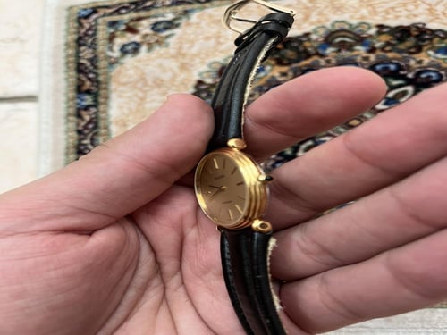 ساعة بلوفا - تعبئة يدوية