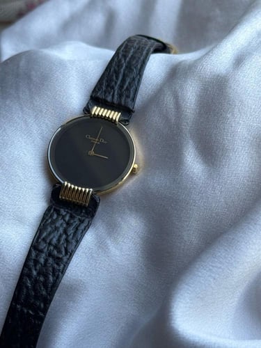 ساعة ديور black moon