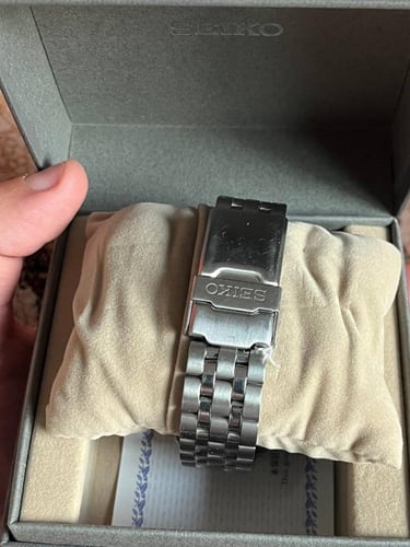 سيكو كرونوقراف - مع اوراقها