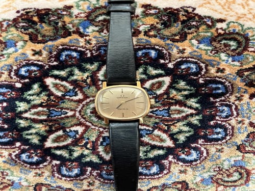 ساعة - اوميغا دي فيل