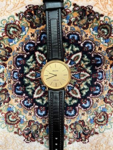 ساعة بلوفا - تعبئة يدوية