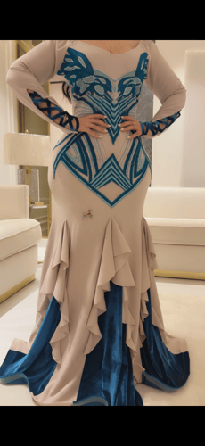 فستان سترتش كريب بتطريز وكرستال