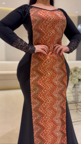 فستان سترتش اسود مع اورنج