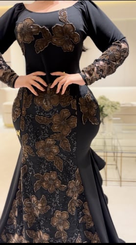 فستان سترتش كريب وردات مخمل