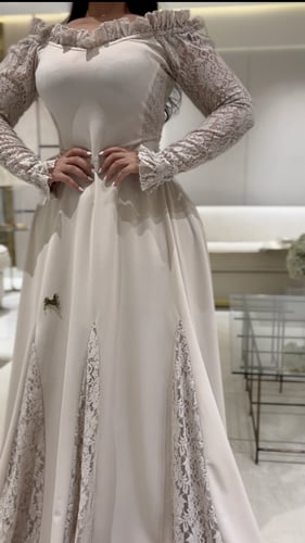 فستان سترتش كريب كلوش مع دانتيل بيج