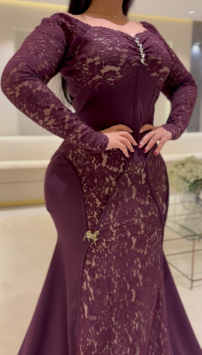 فستان سترتش كريب مع دانتيل