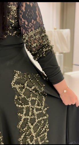 فستان سترتش كريب كلوش اللون زيتي