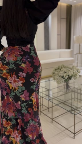 فستان (تل سترتش مبطن مفصص بأسود)