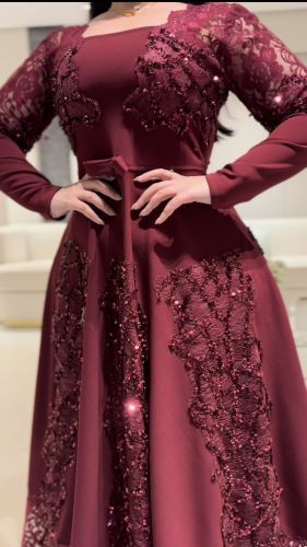 فستان سترتش كريب كلوش اللون عنابي