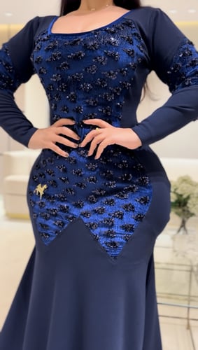 فستان سترتش كريب مع مخمل