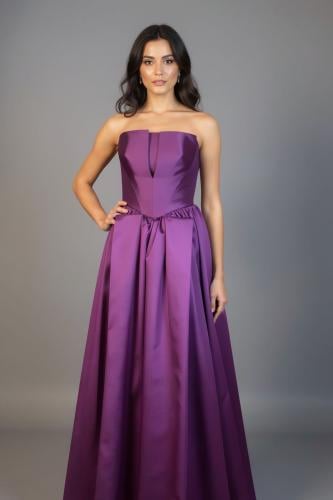 فستان سهرة بنفسجي طويل بقصة راقية