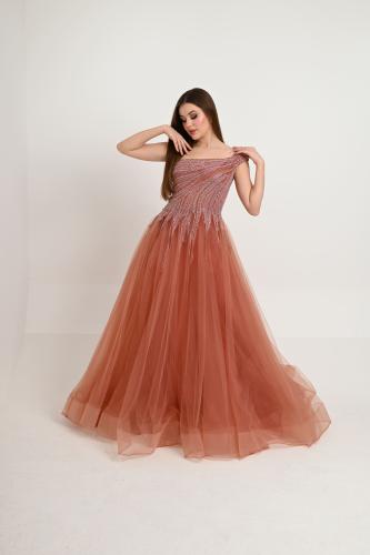 فستان سهرة خوخي طويل تل مطرز