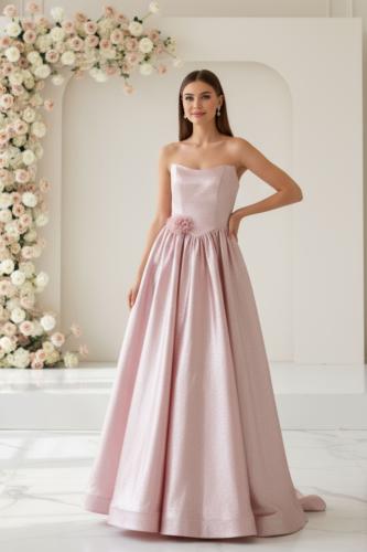 فستان سهرة وردي منفوش ناعم